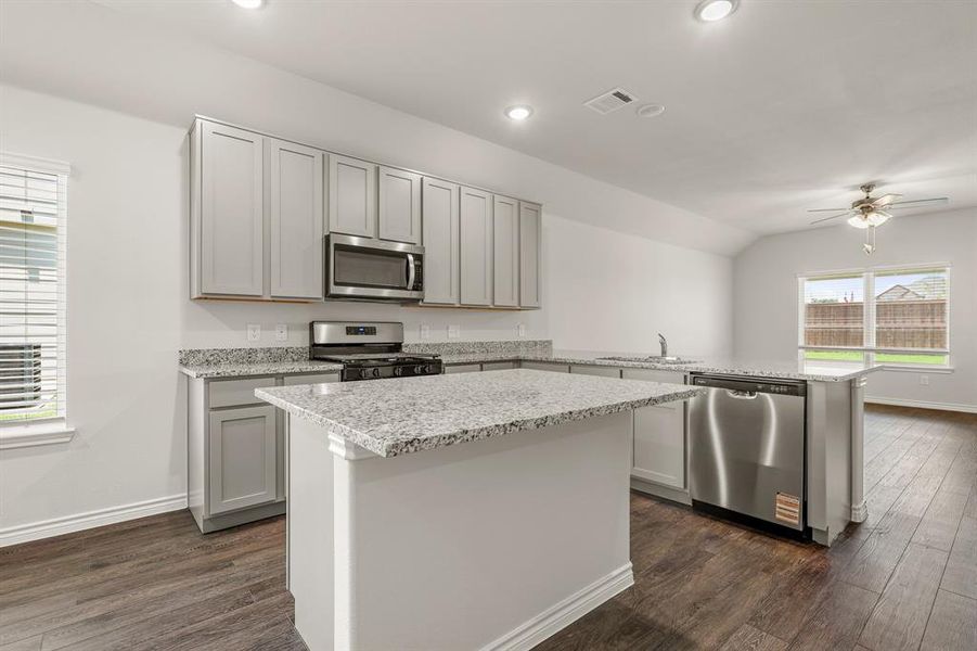 Furnished interior view inside a new home in Rocky Creek Crossing, Fort Worth (Image 4). Furnished interior view inside a new home in Rocky Creek Crossing, Fort Worth (Image 4).