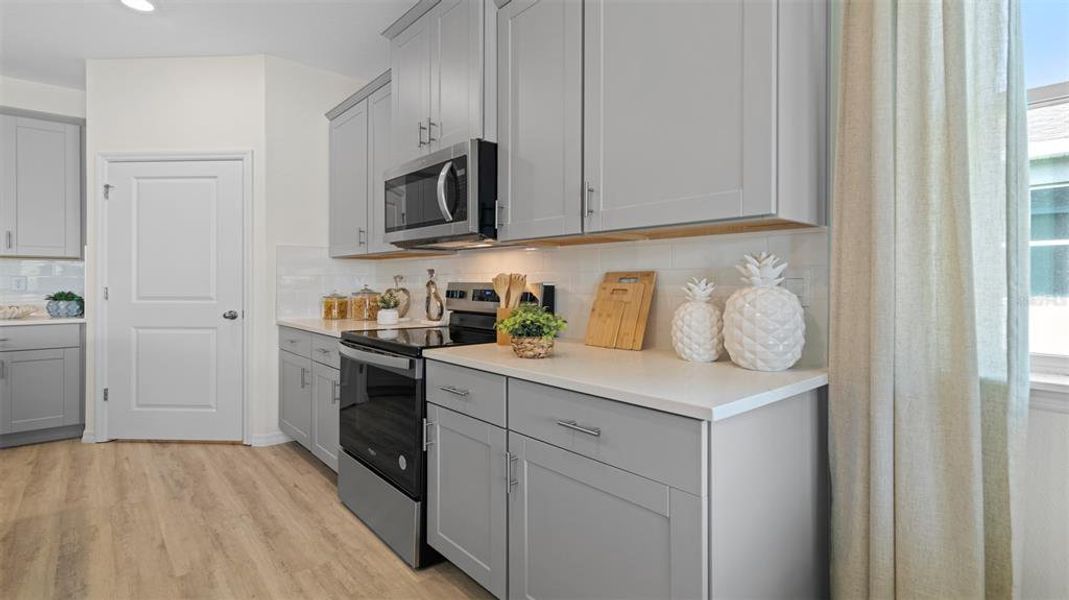 Furnished interior view inside a new home in Archers Mill, Ormond Beach (Image 7).