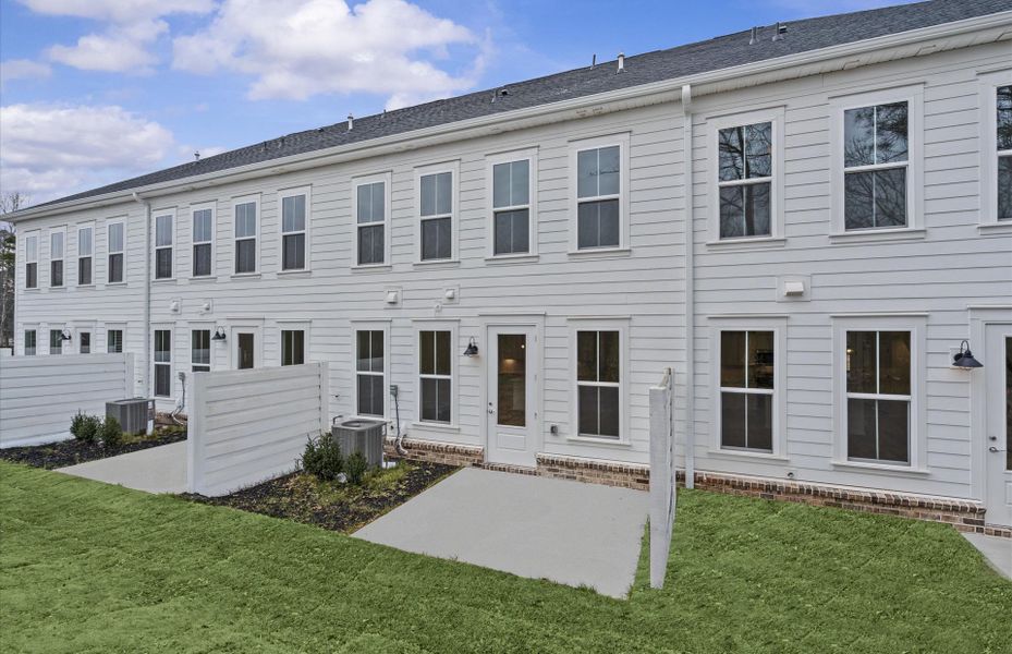 Exterior details and patio area of a home in Alston Park, Greenville (Image 4).