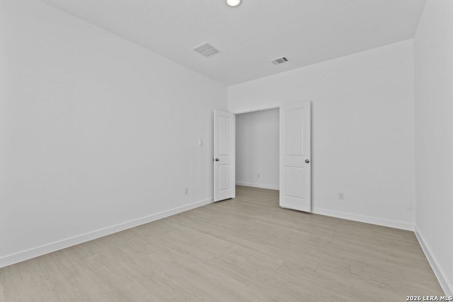 Spacious, unfurnished interior of a new home in Brookmill, San Antonio (Image 34).