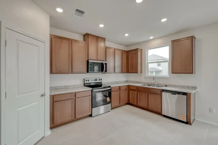 Furnished interior view inside a new home in Sonterra - Cool Water, Jarrell (Image 11). Furnished interior view inside a new home in Sonterra - Cool Water, Jarrell (Image 11).