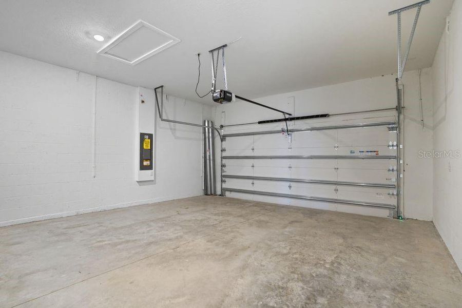 Spacious, unfurnished interior of a new home in Esplanade at Coasterra, Palmetto (Image 26).