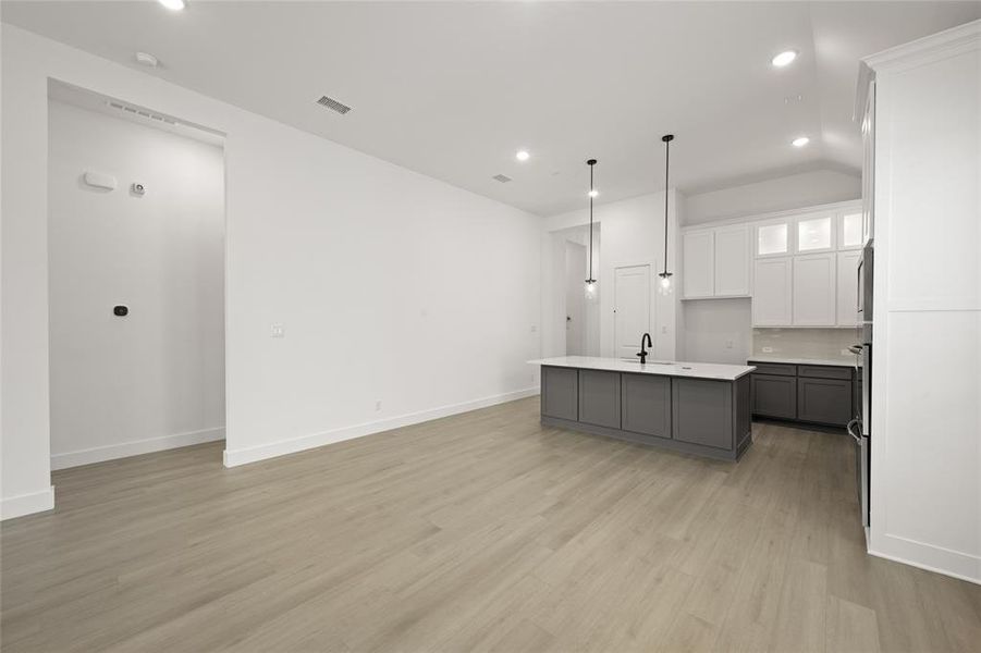 Image 33 of a home in Birdsong. Image 33 of a home in Birdsong.