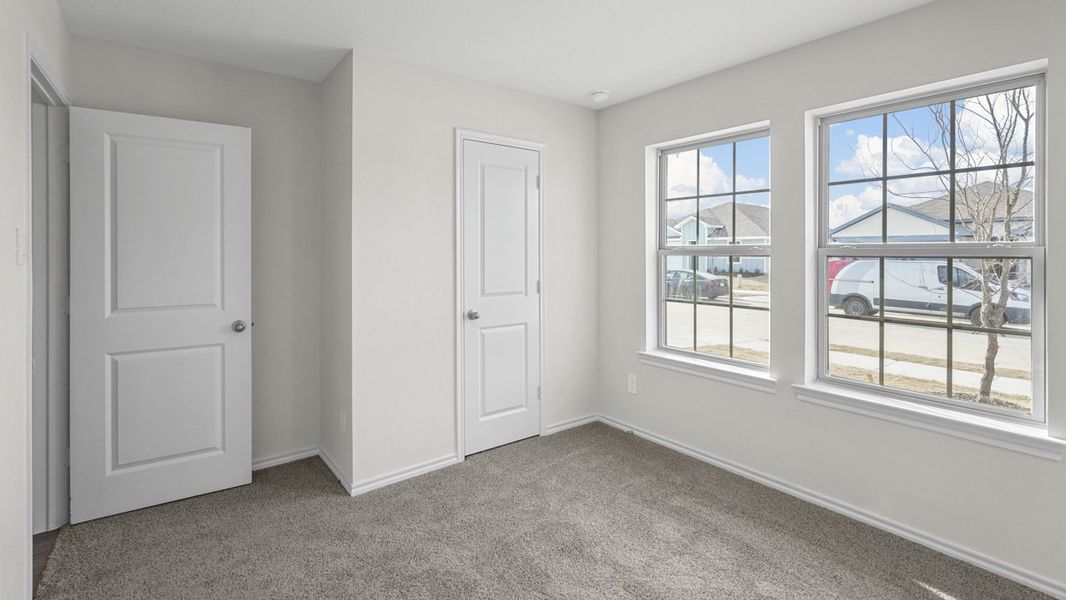 Spacious, unfurnished interior of a new home in Oak Valley Estates, Bullard (Image 13).