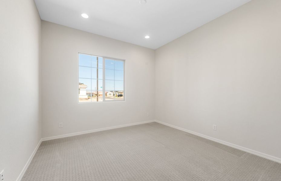 Spacious, unfurnished interior of a new home in Sun City Festival, Buckeye (Image 19).