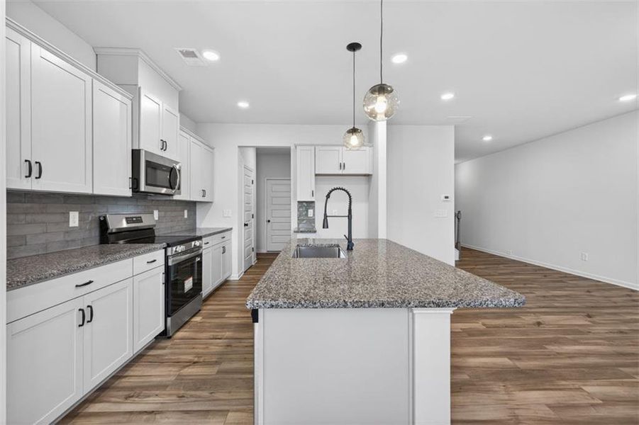 Furnished interior view inside a new home in Franklin Manor, Lawrenceville (Image 12).