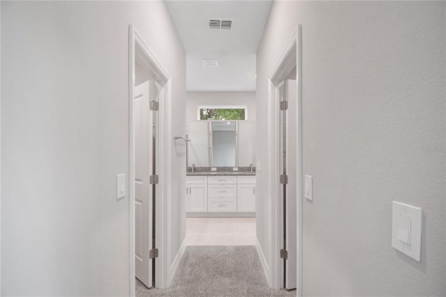 Spacious, unfurnished interior of a new home in , Ocala (Image 26).
