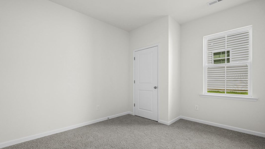 Spacious, unfurnished interior of a new home in Cambridge Park, Mebane (Image 13).