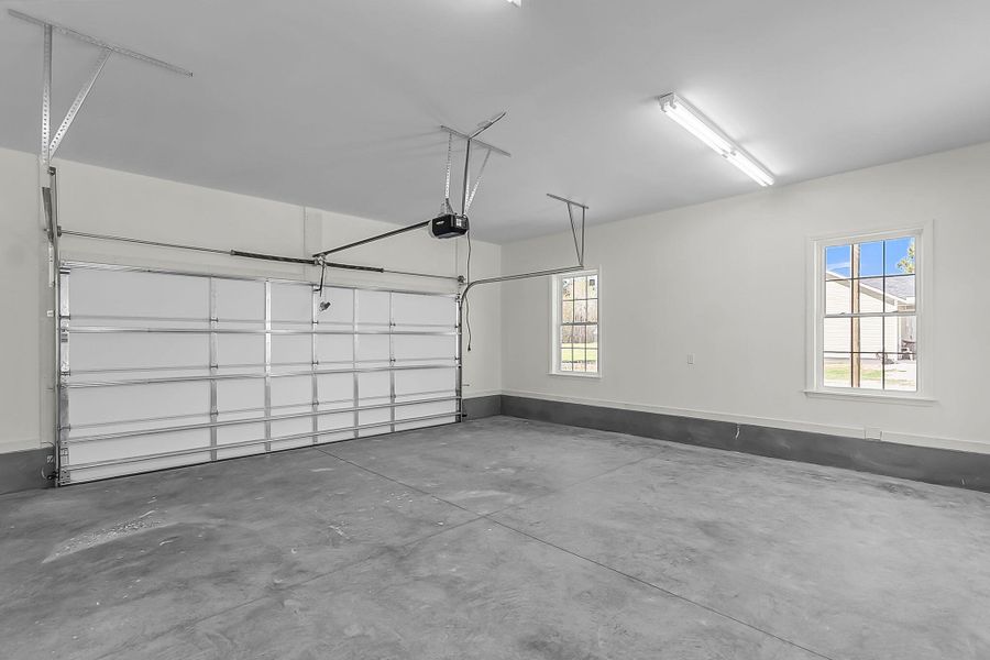 Spacious, unfurnished interior of a new home in , Round O (Image 42).