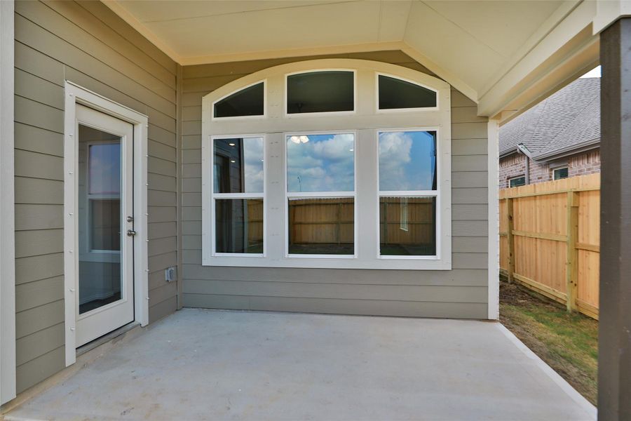 Exterior details and patio area of a home in Westland Ranch, League City (Image 3). Exterior details and patio area of a home in Westland Ranch, League City (Image 3).