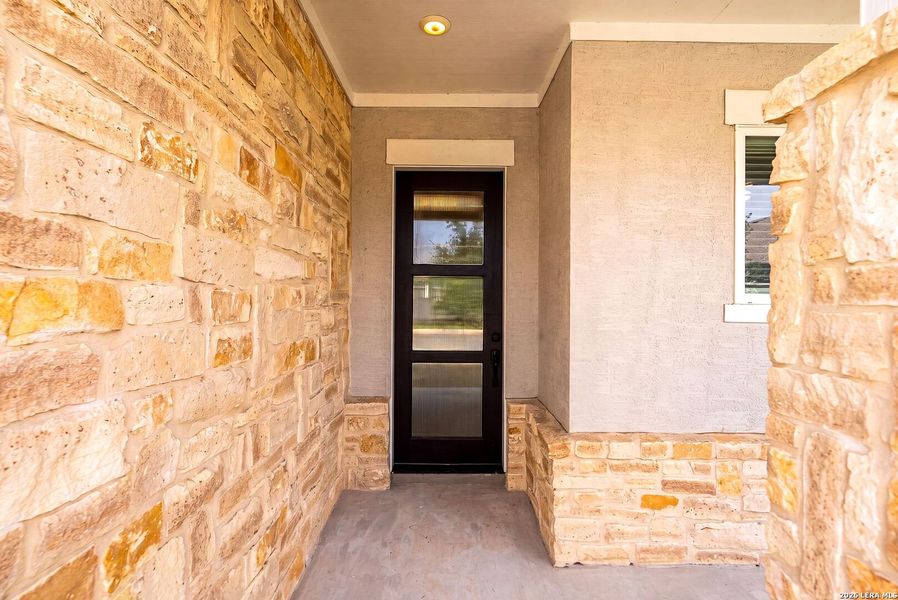 Exterior details and patio area of a home in Davis Ranch 60', San Antonio (Image 34).