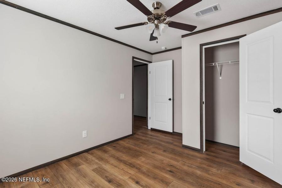 Spacious, unfurnished interior of a new home in , Middleburg (Image 21).