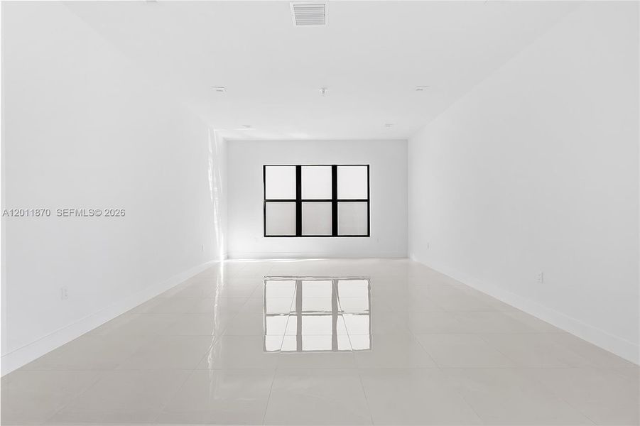 Spacious, unfurnished interior of a new home in , Boca Raton (Image 42).
