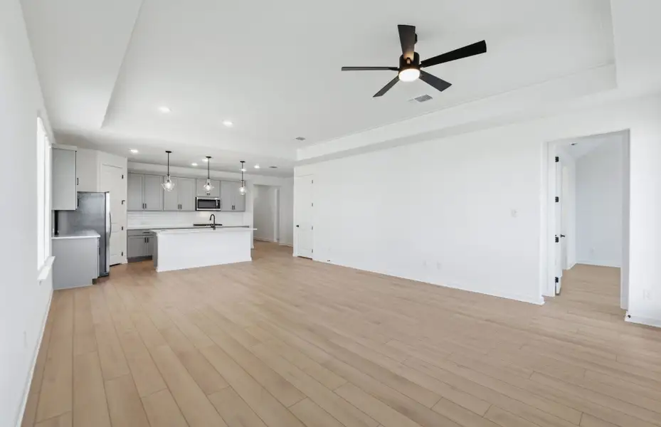Spacious, unfurnished interior of a new home in Kuempel Farms, Pflugerville (Image 33).