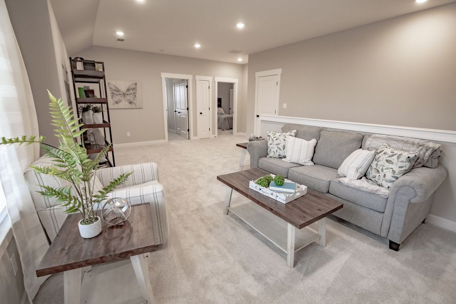 Representative furnished interior of a home built from the Willow by Grant & Co in Manor at Hall Creek, Arlington (Image 72).