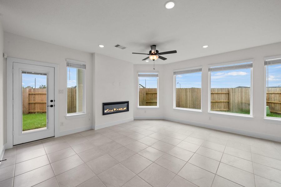 Spacious, unfurnished interior of a new home in , Katy (Image 15).