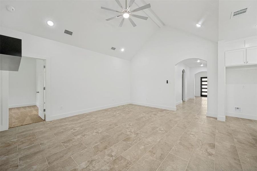 Spacious, unfurnished interior of a new home in , Fort Worth (Image 11).