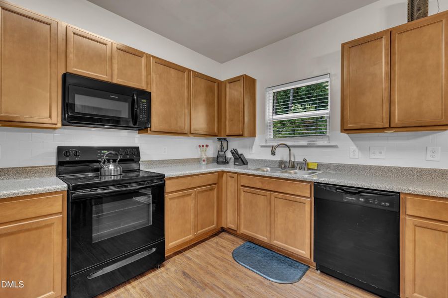 15-111 S Rose Hill Dr-10 15-111 S Rose Hill Dr-10