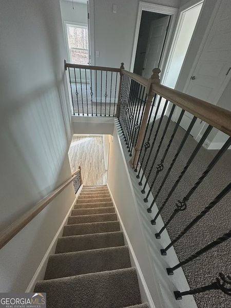Spacious, unfurnished interior of a new home in Mirror Lake at South Harbour, Villa Rica (Image 19).
