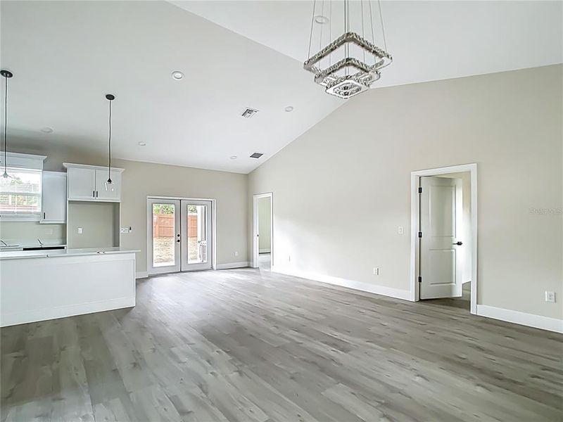 Spacious, unfurnished interior of a new home in , Ocala (Image 13).