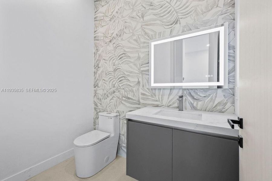 Furnished interior view inside a new home in , Fort Lauderdale (Image 6).