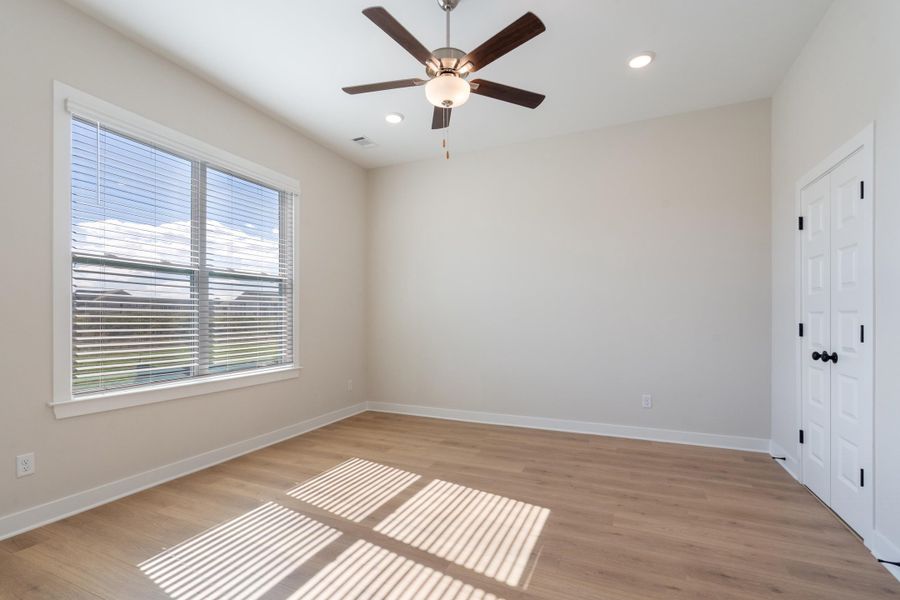 Spacious, unfurnished interior of a new home in Amherst, Cordova (Image 24).