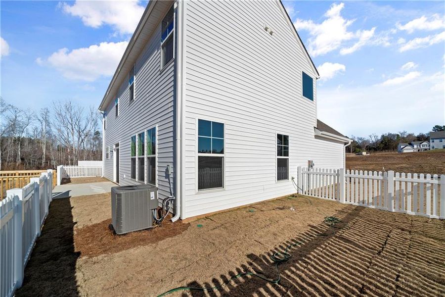 Exterior details and patio area of a home in Arbor West, Dawsonville (Image 3).