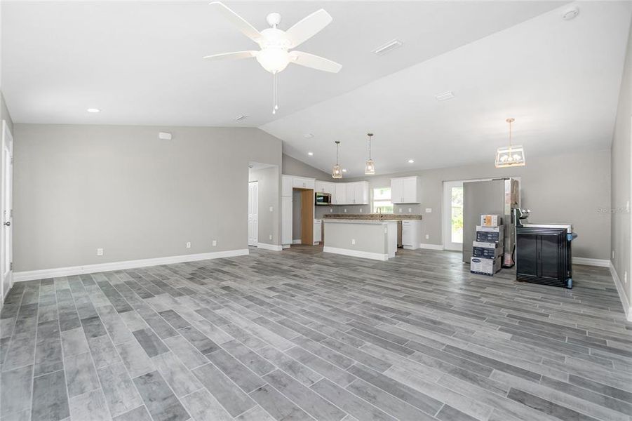 Spacious, unfurnished interior of a new home in , Placida (Image 8).