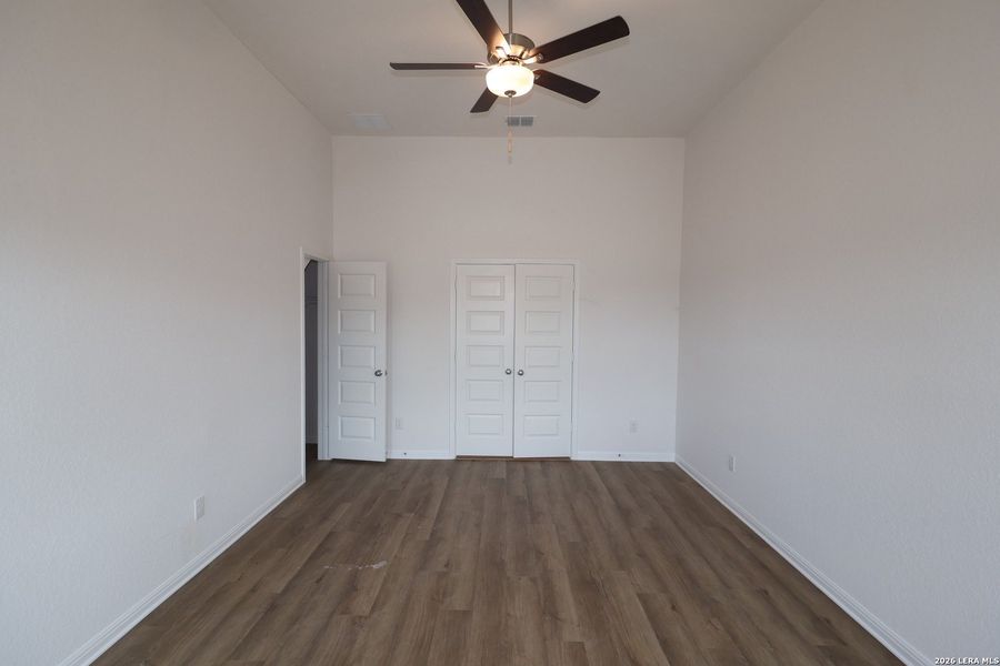 Spacious, unfurnished interior of a new home in Verano Farms, Von Ormy (Image 19).