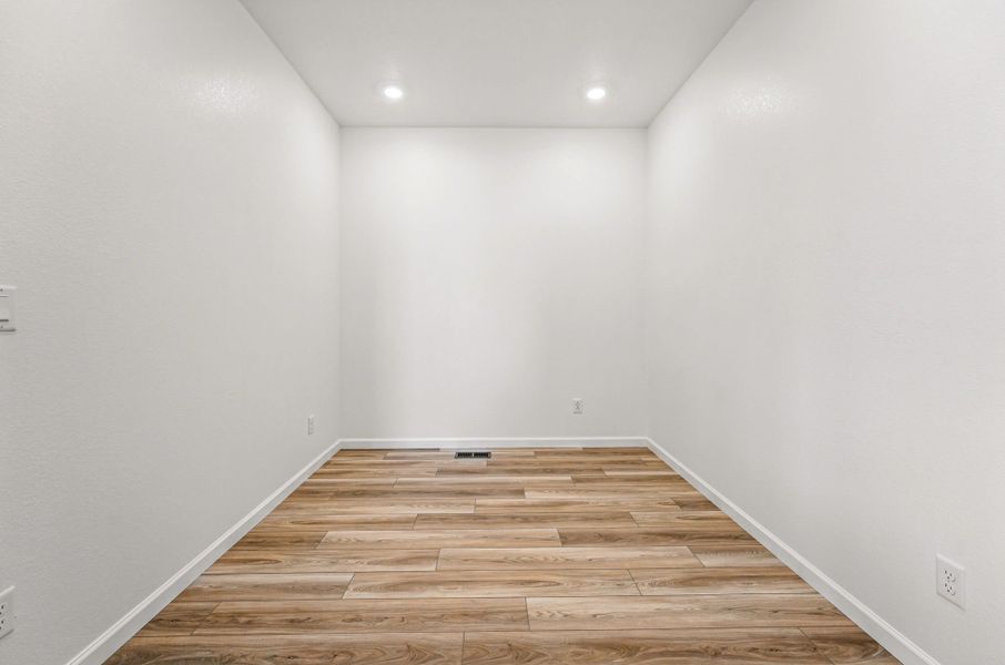 Representative unfurnished interior of a home built from the The Castlewood by Taylor Morrison in The Aurora Highlands Landmark Collection, Aurora (Image 29).