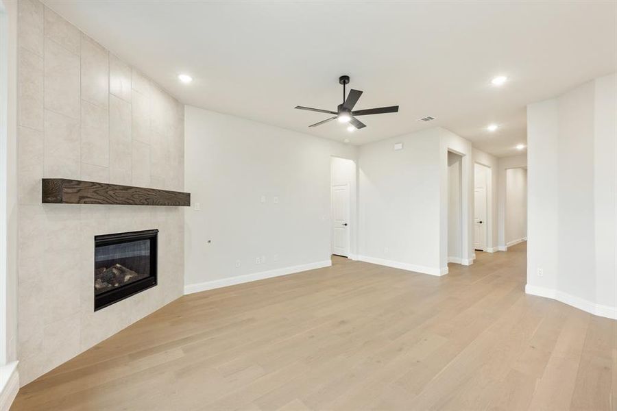 Spacious, unfurnished interior of a new home in Painted Tree Woodland District 50, McKinney (Image 19). Spacious, unfurnished interior of a new home in Painted Tree Woodland District 50, McKinney (Image 19).