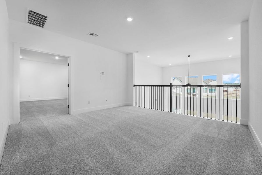 Spacious, unfurnished interior of a new home in Santa Rita Ranch, Liberty Hill (Image 12).