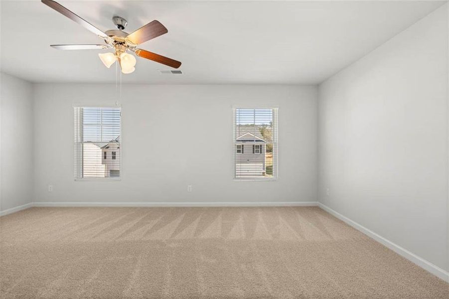 Spacious, unfurnished interior of a new home in Shoal Creek, Hampton (Image 14).