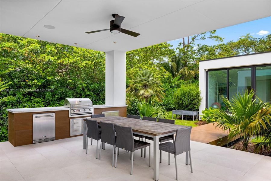 Furnished interior view inside a new home in , Pinecrest (Image 54).