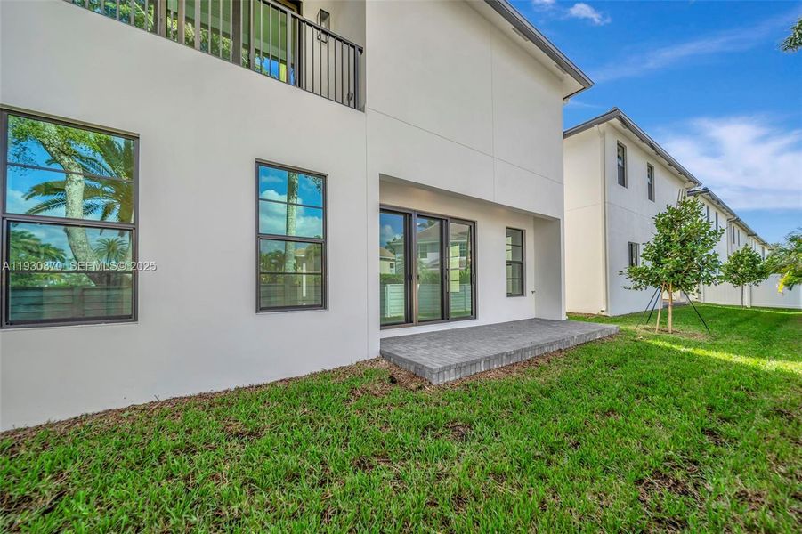Exterior details and patio area of a home in Marina Landings, Fort Lauderdale (Image 32).