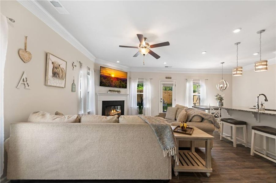 Furnished interior view inside a new home in , Jasper (Image 16).