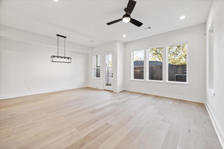 Spacious, unfurnished interior of a new home in , Houston (Image 25).