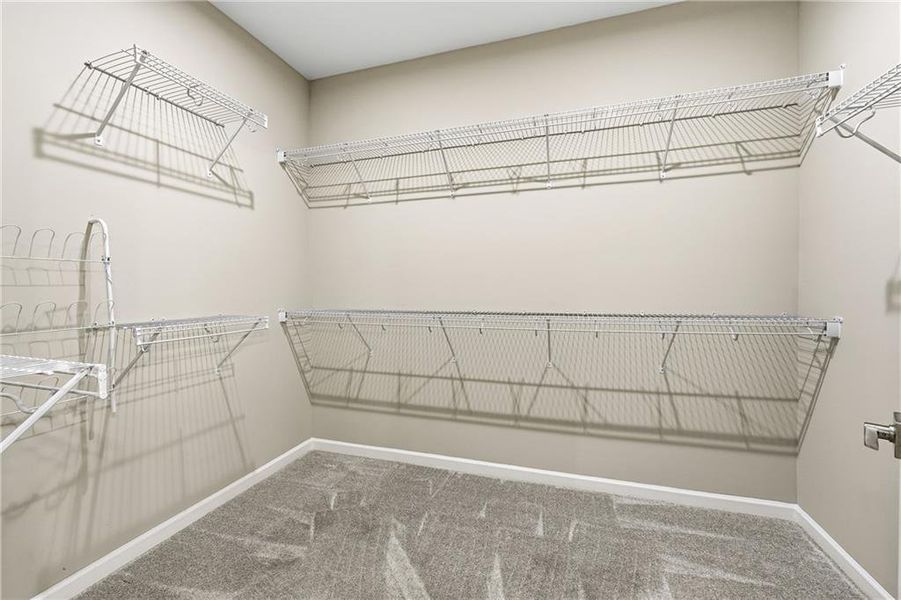 Spacious, unfurnished interior of a new home in Poplar Place, Dallas (Image 20).