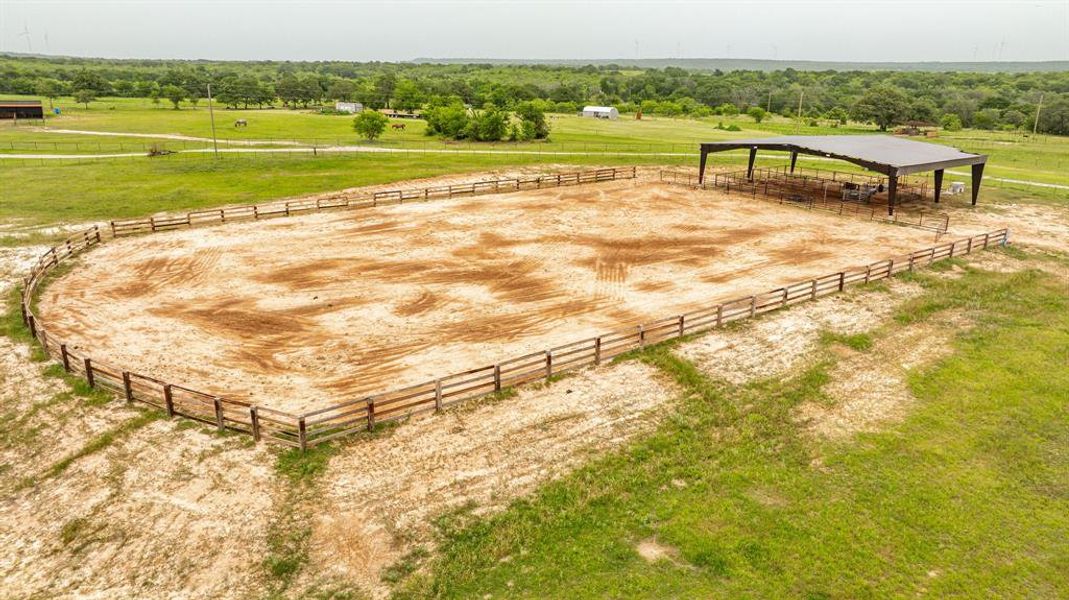 Exterior details and patio area of a home in , Desdemona (Image 24).