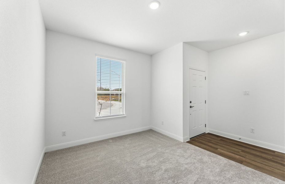 Spacious, unfurnished interior of a new home in Patterson Ranch, Georgetown (Image 32).