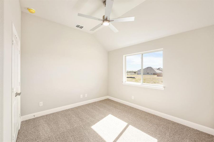 Spacious, unfurnished interior of a new home in Sunset Ridge, Alvarado (Image 20).