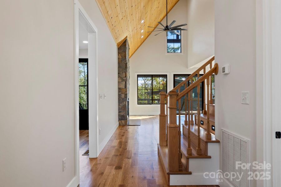 Image 28 of a home in .