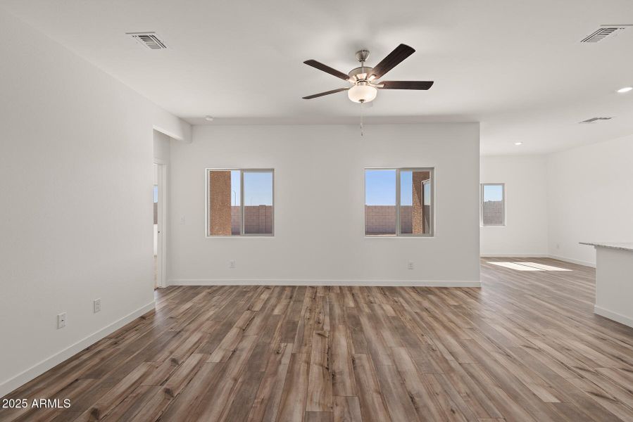 Southwest_Mingus_E_L_003 Southwest_Mingus_E_L_003