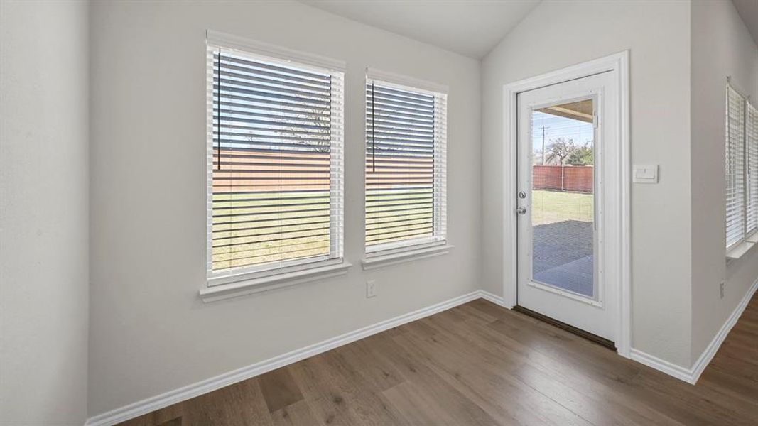 Spacious, unfurnished interior of a new home in Forestbrook Estates, Paris (Image 26).