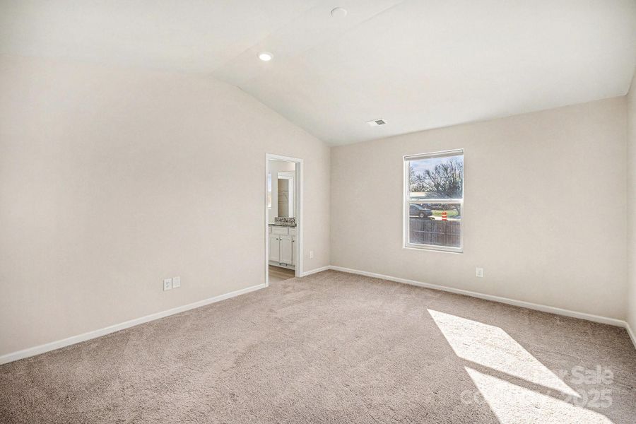 Spacious, unfurnished interior of a new home in , Shelby (Image 34).