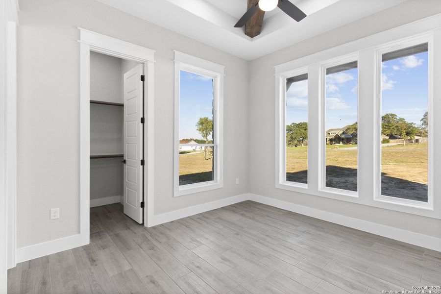 Spacious, unfurnished interior of a new home in , Adkins (Image 24).