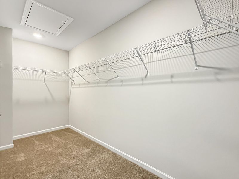 Spacious, unfurnished interior of a new home in , Summerville (Image 32).