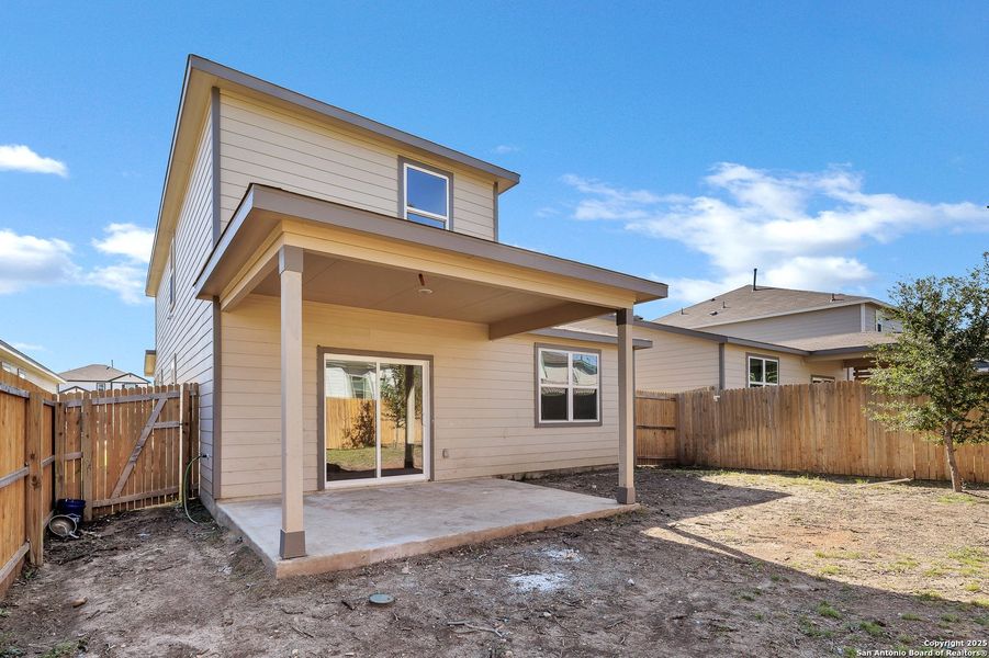Exterior details and patio area of a home in Blue Ridge Ranch, San Antonio (Image 17).