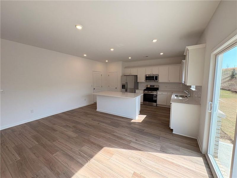 Spacious, unfurnished interior of a new home in Apalachee Hills, Bethlehem (Image 4).
