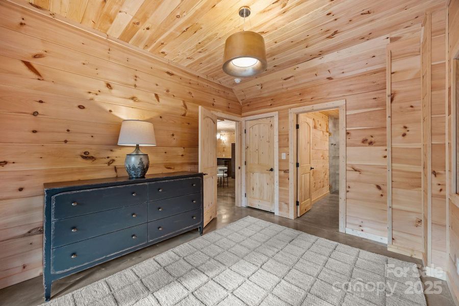 Image 33 of a home in .